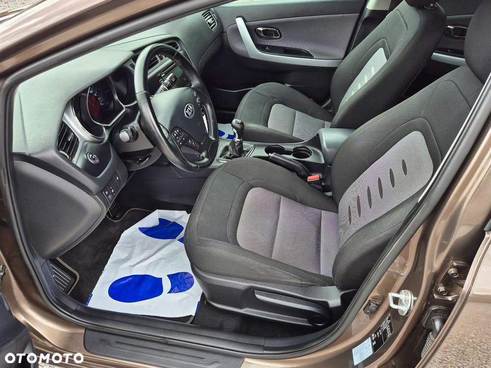 Kia Ceed 1.6 GDI Fifa World Cup Edition - 26
