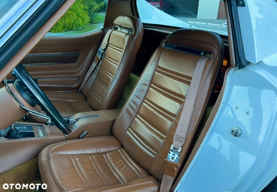 Chevrolet Corvette - 6