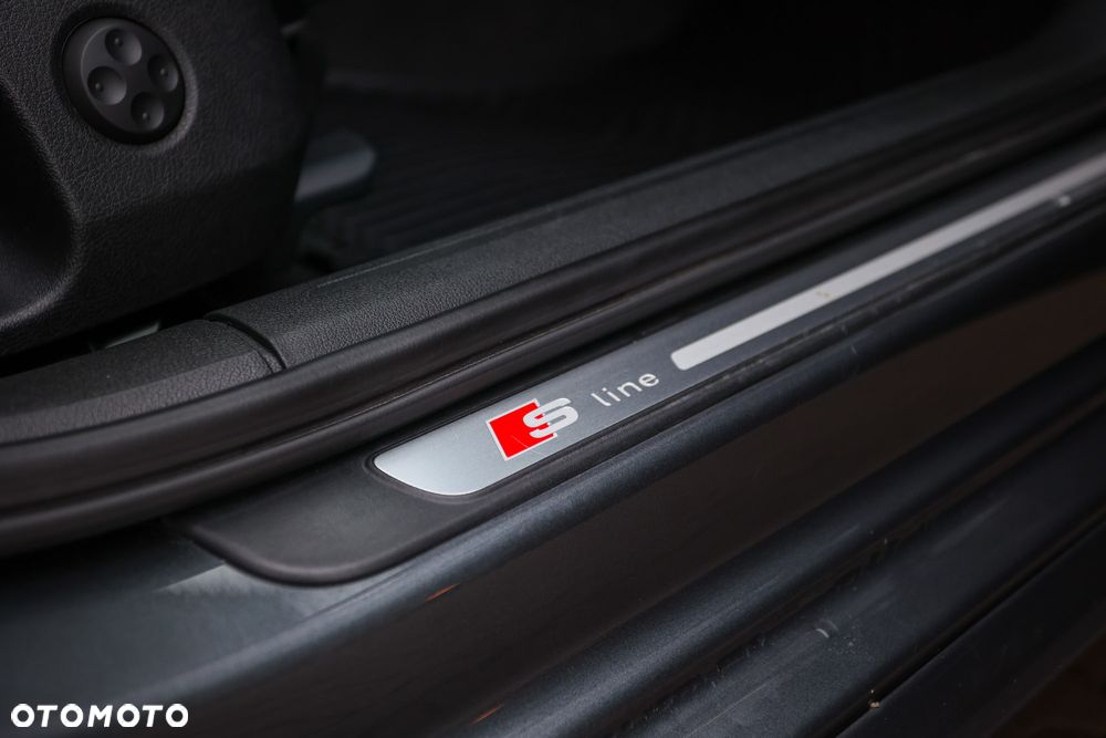 Audi A4 Avant 2.0 TDI DPF quattro S tronic S line Sportpaket - 26