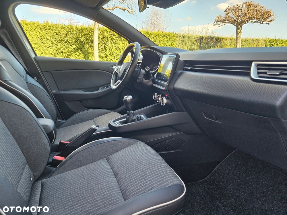 Renault Clio TCe 100 INTENS - 19