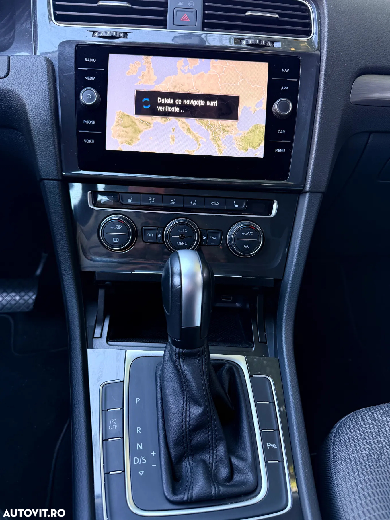 Volkswagen Golf 2.0 TDI DSG Comfortline - 8