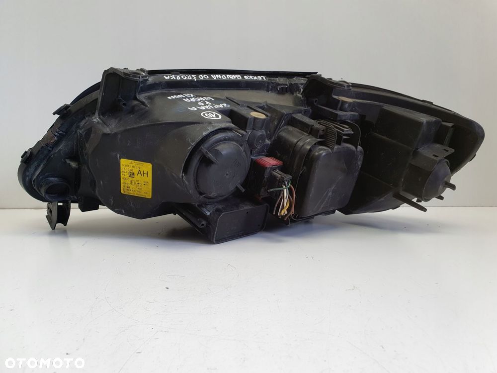 LAMPA PRAWA Opel Zafira A PRZEDNIA prawy przód XENON EUROPA 0301116272 - 7