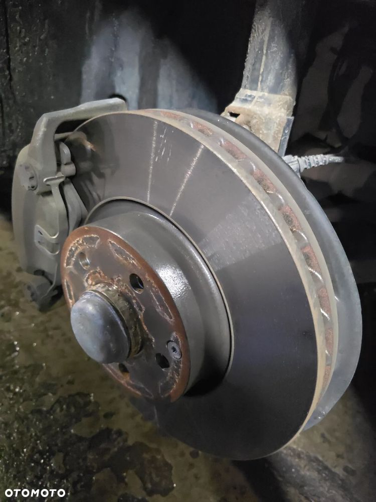 Mercedes-Benz Klasa E 350 BlueTEC 4Matic 7G-TRONIC Elegance - 29