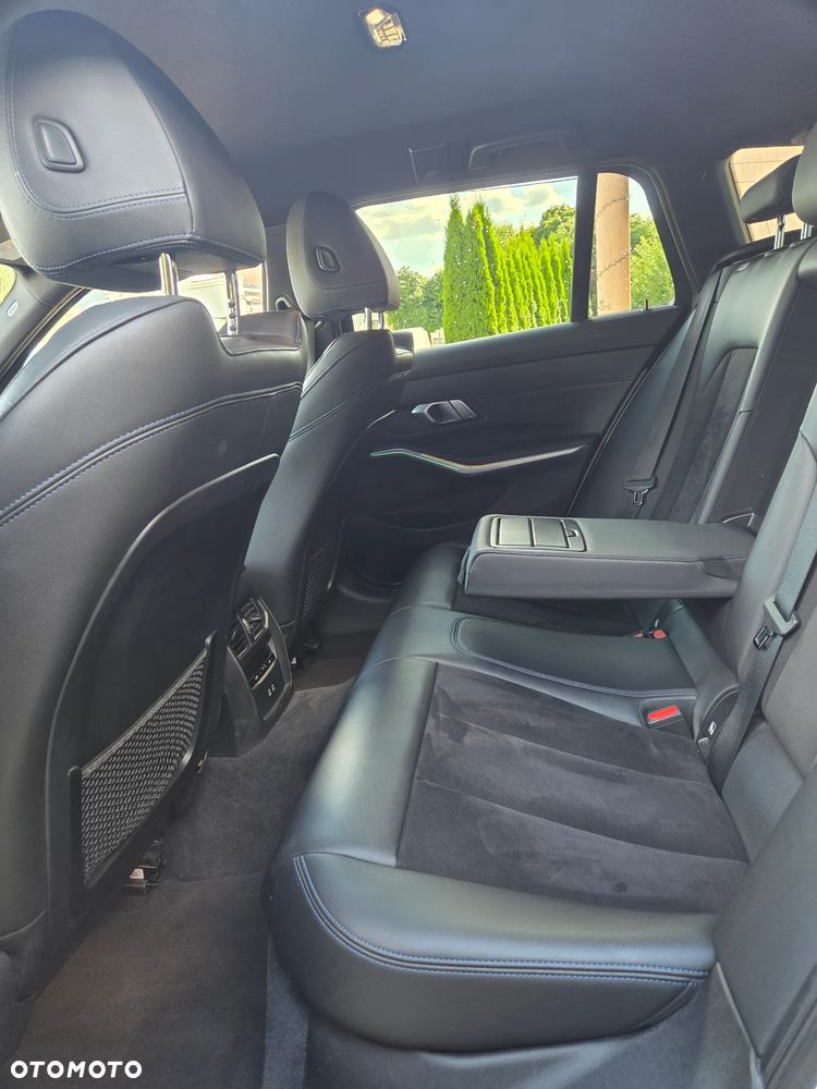 BMW Seria 3 318d M Sport Shadow - 7