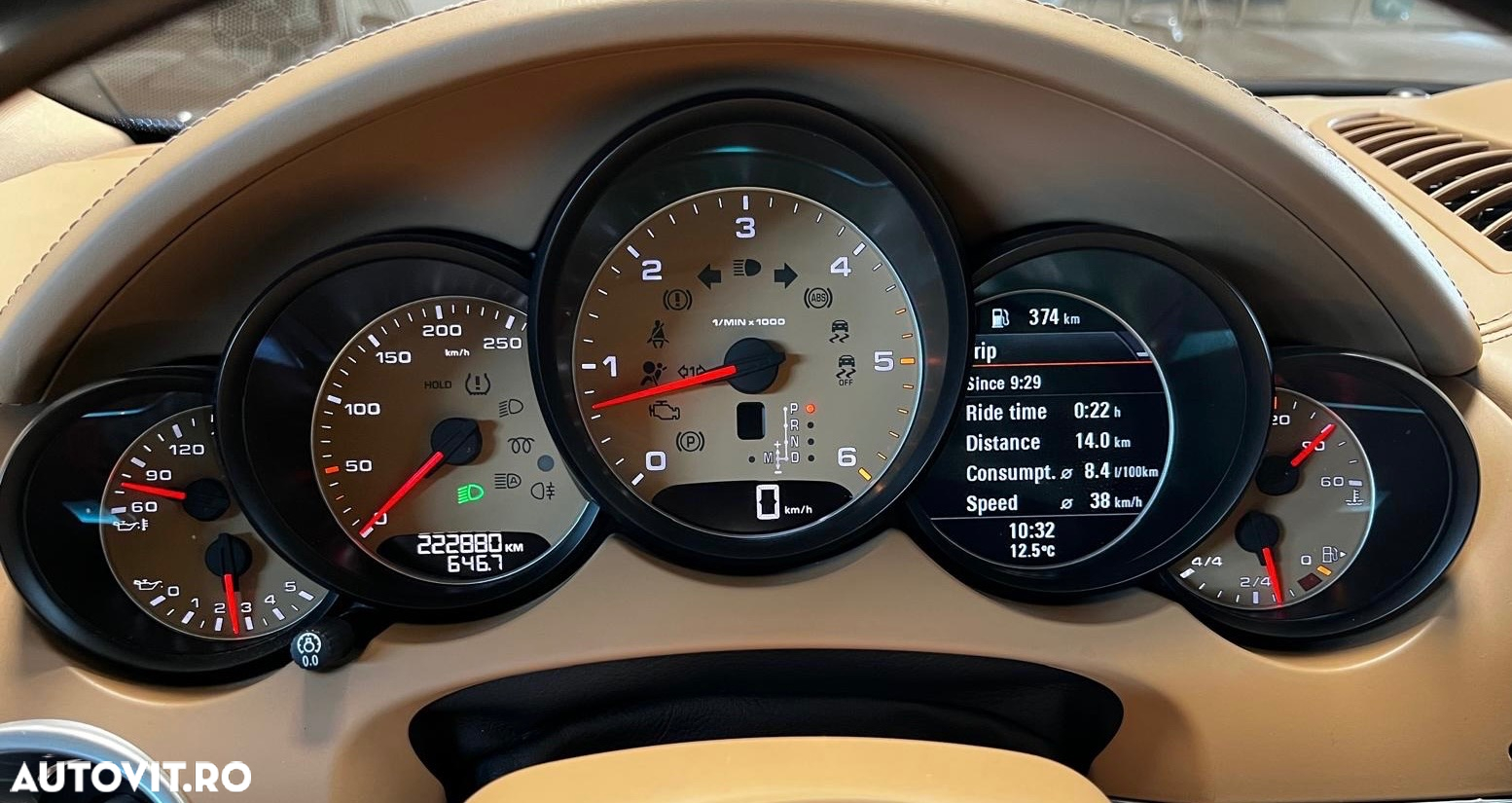 Porsche Cayenne 3.0 L - 8