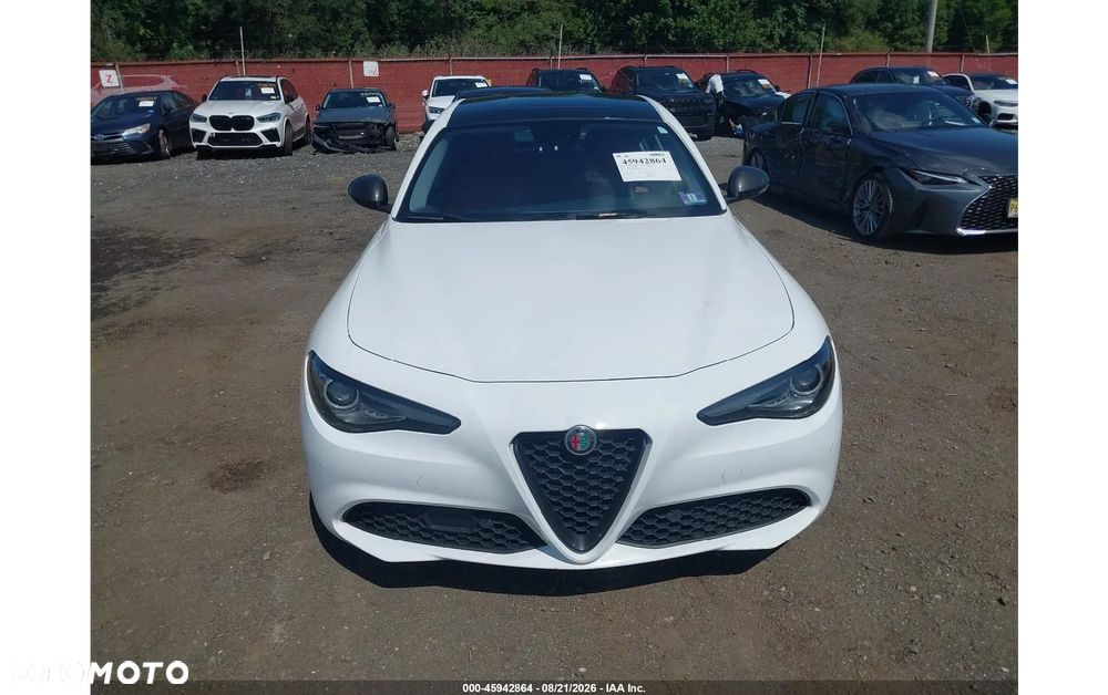 Alfa Romeo Giulia - 5