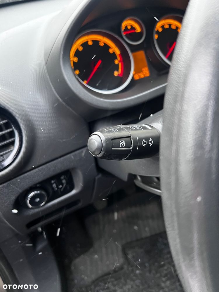 Opel Corsa 1.2 16V Enjoy - 10