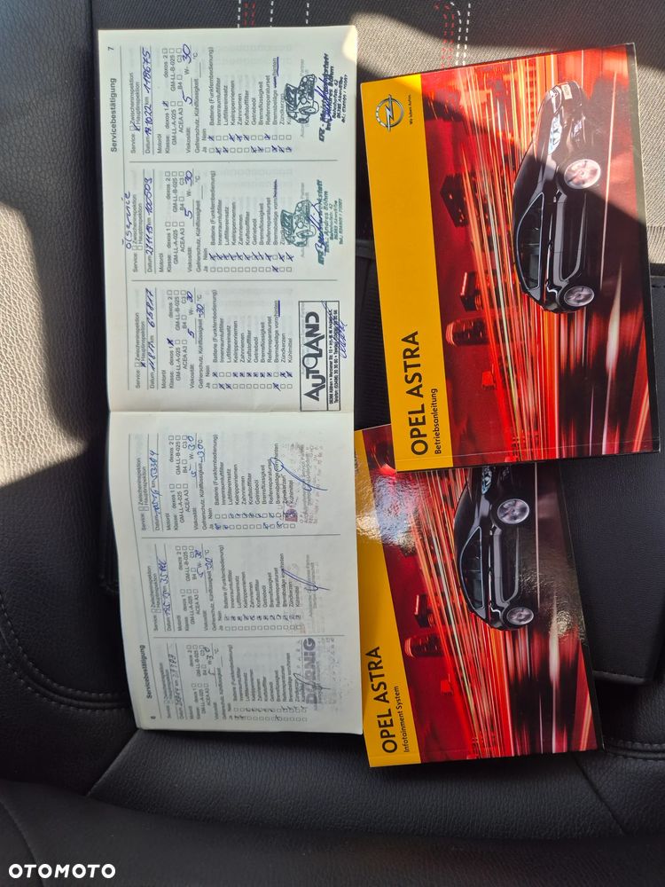 Opel Astra 1.4 Turbo 150 Jahre - 8