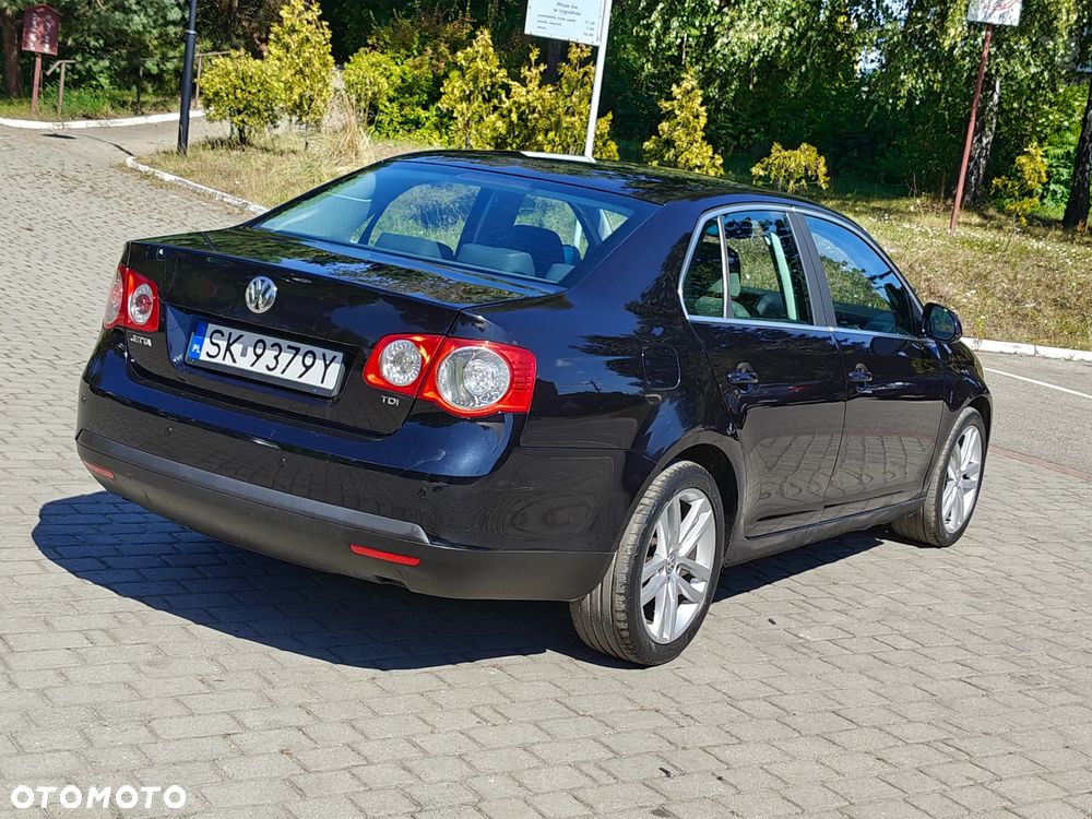 Volkswagen Jetta 2.0 TDI BlueMotion Technologie - 10