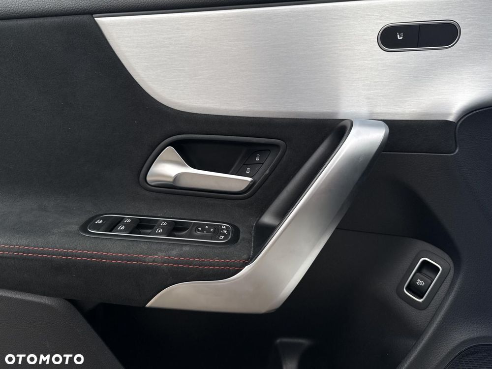 Mercedes-Benz CLA - 11