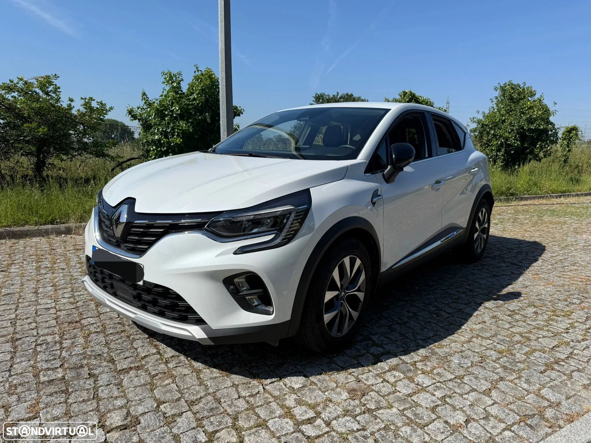 Renault Captur 1.6 E-Tech Plug-In Exclusive - 1
