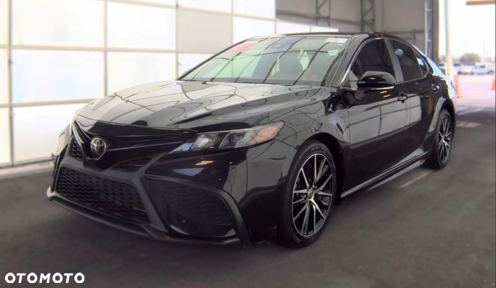 Toyota Camry 2.5 Hybrid Prestige CVT - 2
