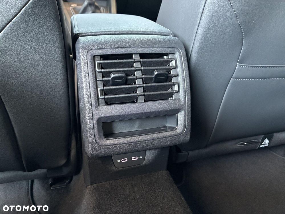 Volkswagen Golf Variant - 28