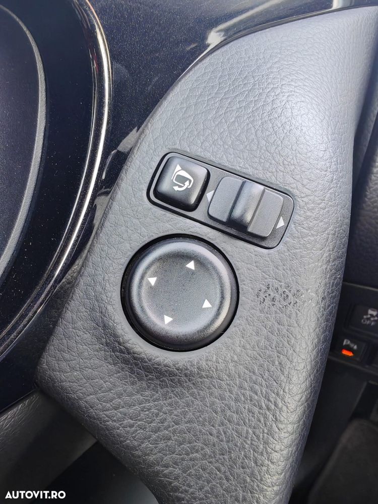 Nissan Qashqai 1.6 DCI 4 x 4 DPF Start/Stop tekna - 16