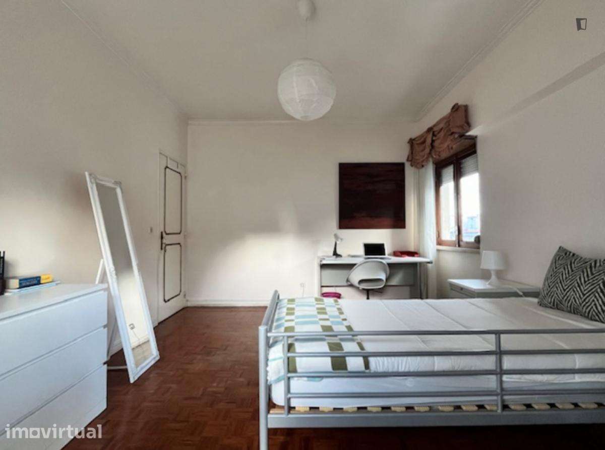 Quarto - localizado em Benfica Lisbon - Grande imagem: 5/22