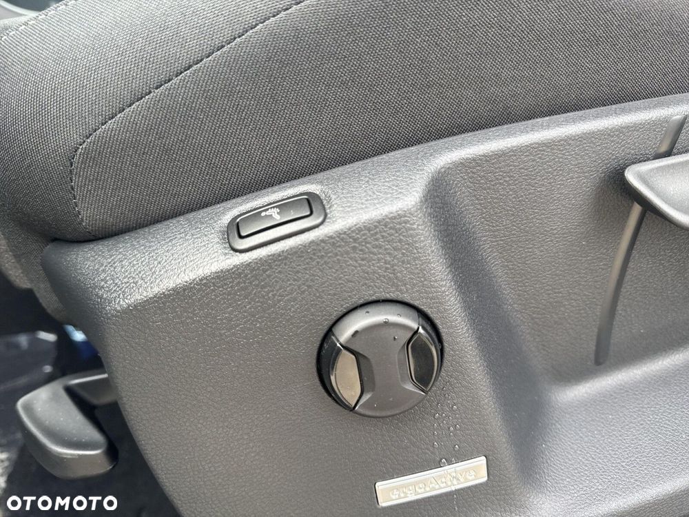 Volkswagen Touran 1.5 TSI EVO Comfortline Plus DSG - 10