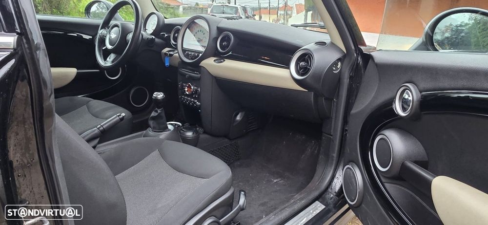 MINI 3 Portas Cooper D 50 Camden - 6