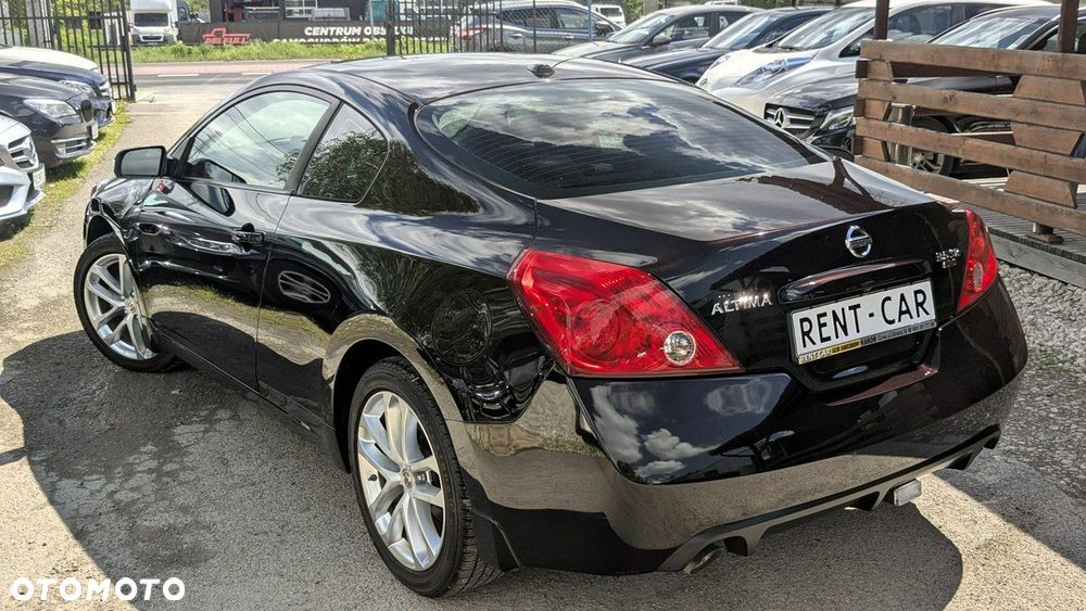 Nissan Altima - 10