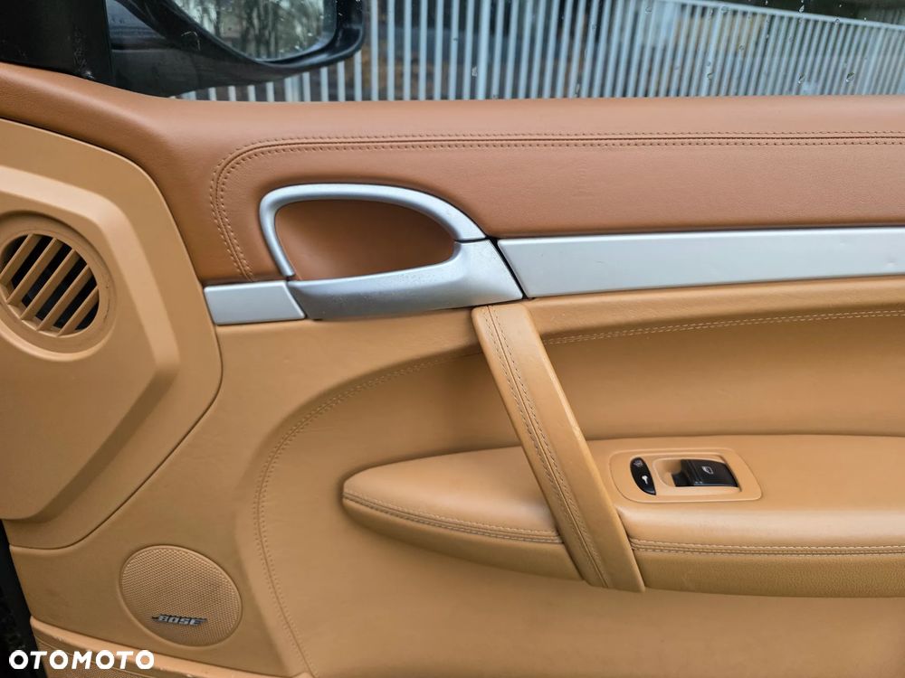 Porsche Cayenne - 36