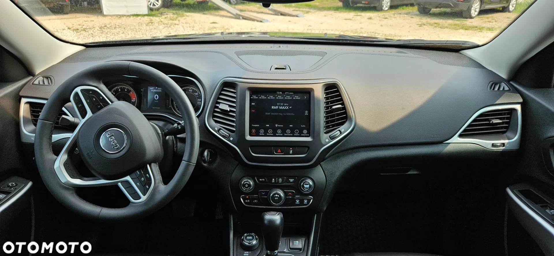 Jeep Cherokee - 31