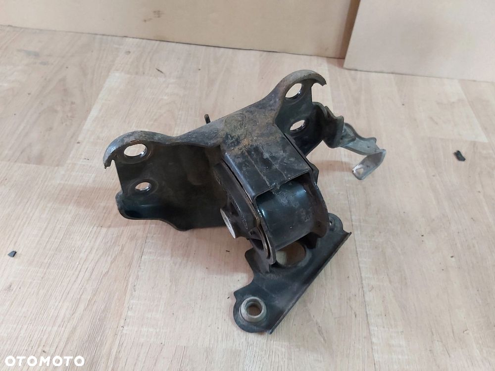 Toyota Rav4 IV łapa skrzyni poduszka 2,5 vvti USA - 2