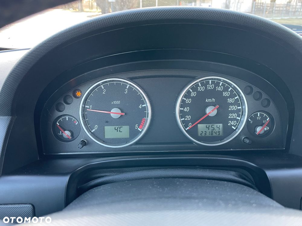 Ford Mondeo 2.0 TDDi Ghia - 10