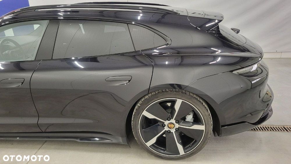 Porsche Taycan - 9
