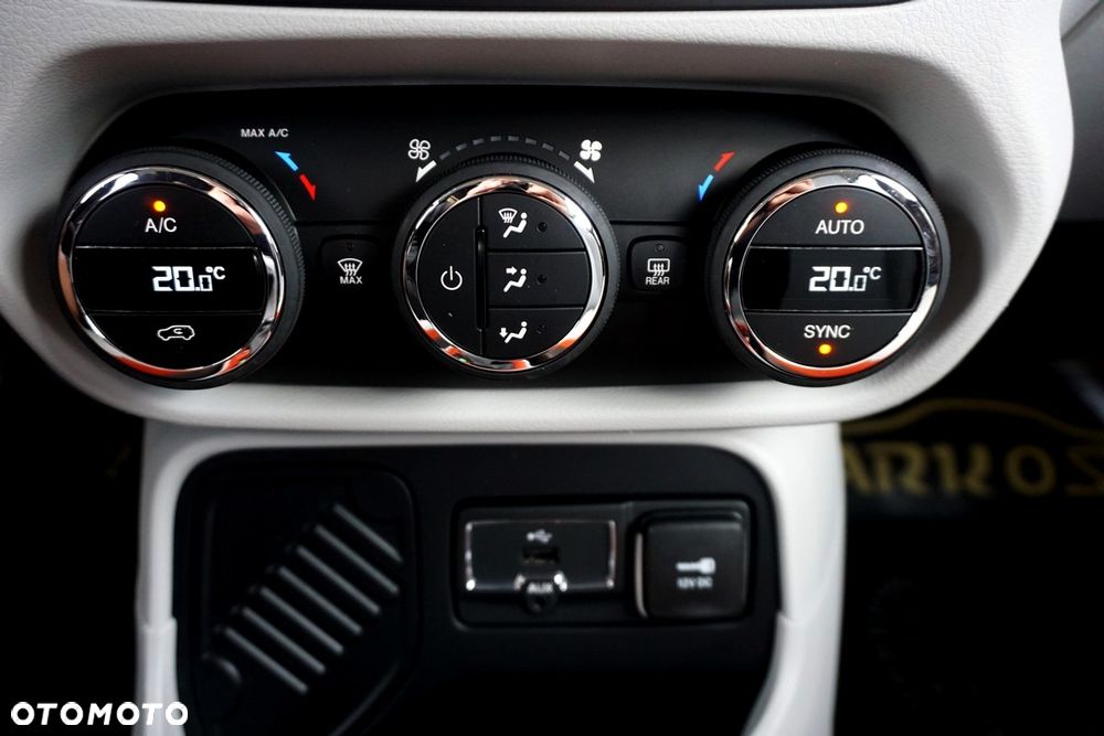 Jeep Renegade 1.4 MultiAir Limited FWD S&S - 32