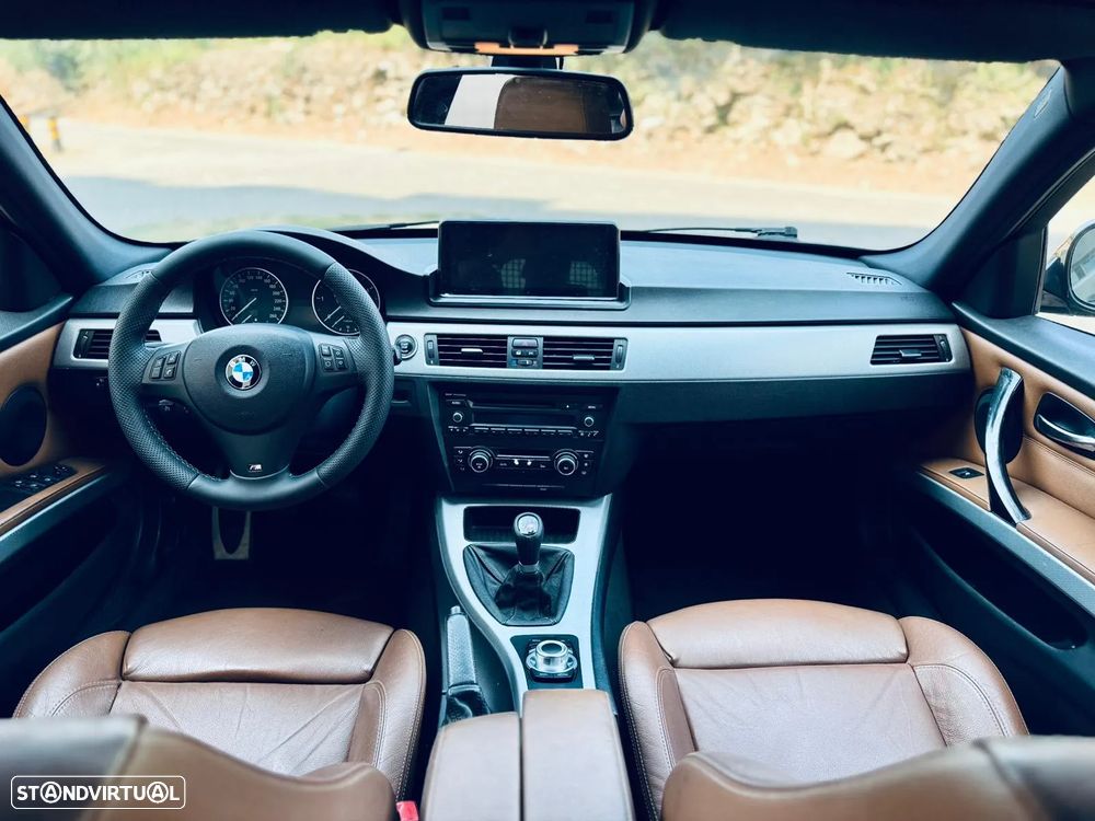 BMW 320 d Touring - 10