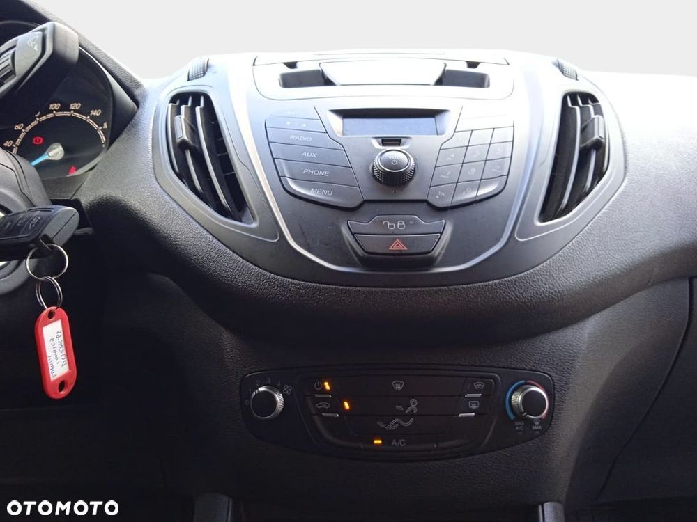 Ford Transit Courier - 16