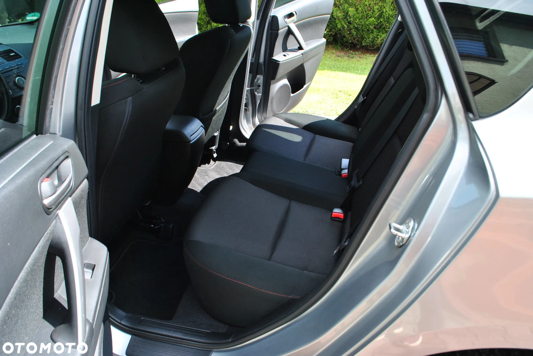 Mazda 3 1.6 Exclusive + - 28