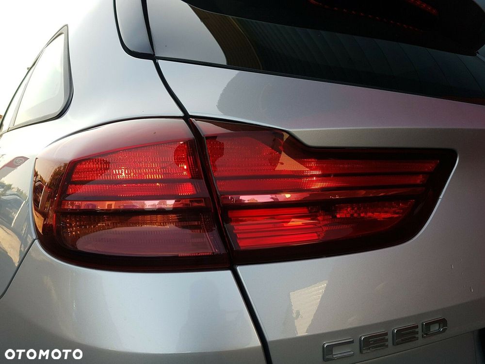 Kia Ceed 1.0 T-GDI S - 10
