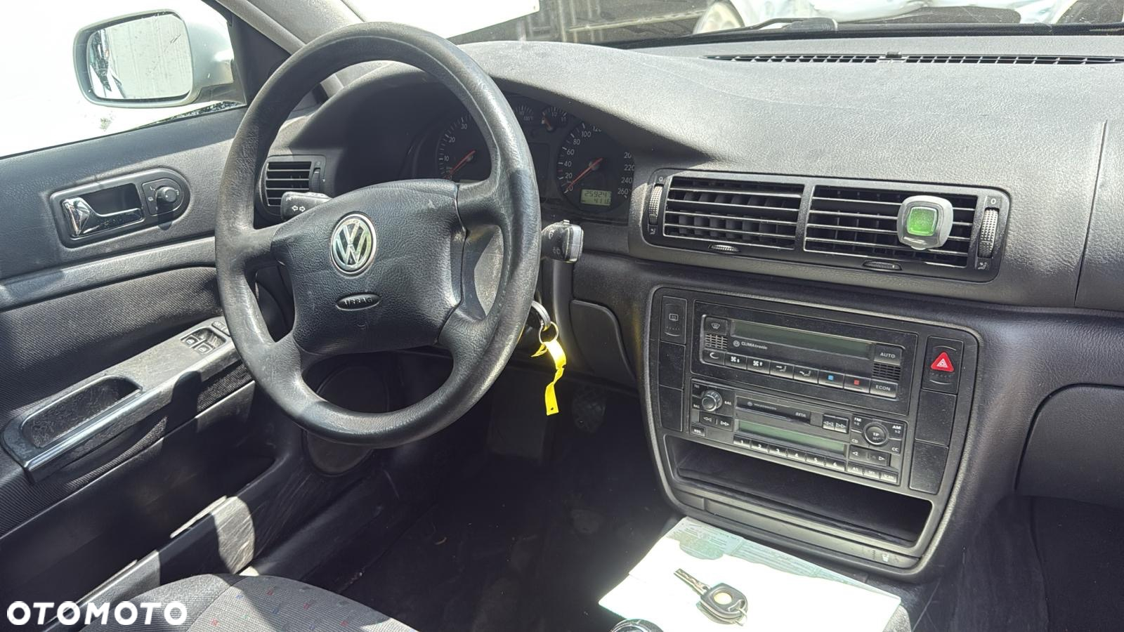Volkswagen Passat - 10
