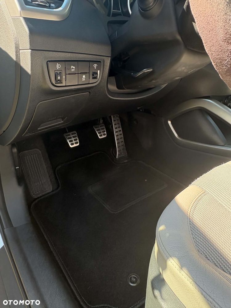 Hyundai Veloster 1.6 GDI Premium - 13