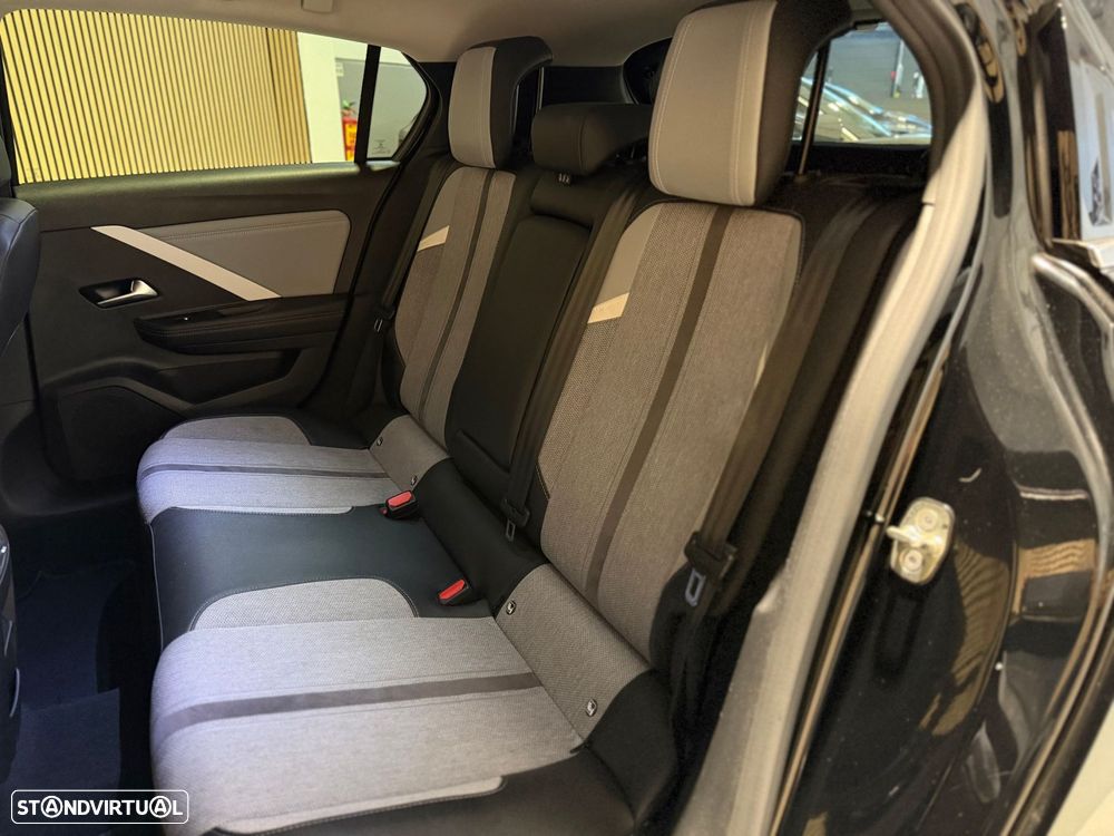 Opel Astra 1.5 D Elegance - 31