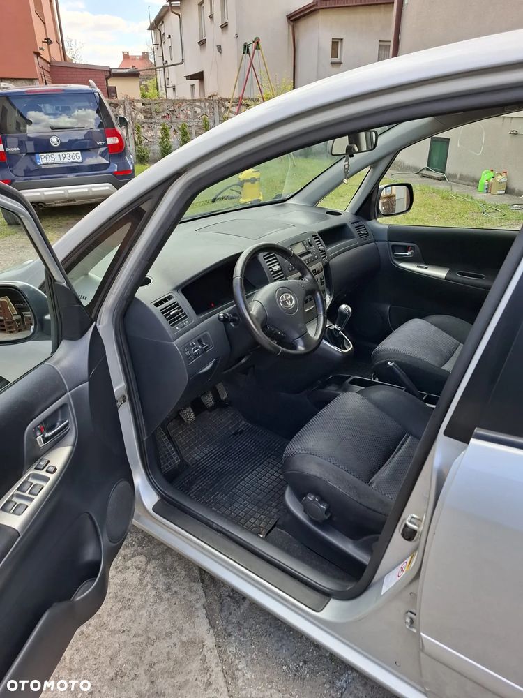 Toyota Corolla Verso 2.0 D-4D linea sol - 6