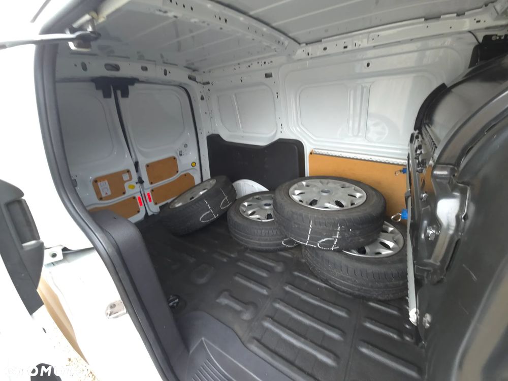 Ford TRANSIT CONNECT 1.5TDCi - 17