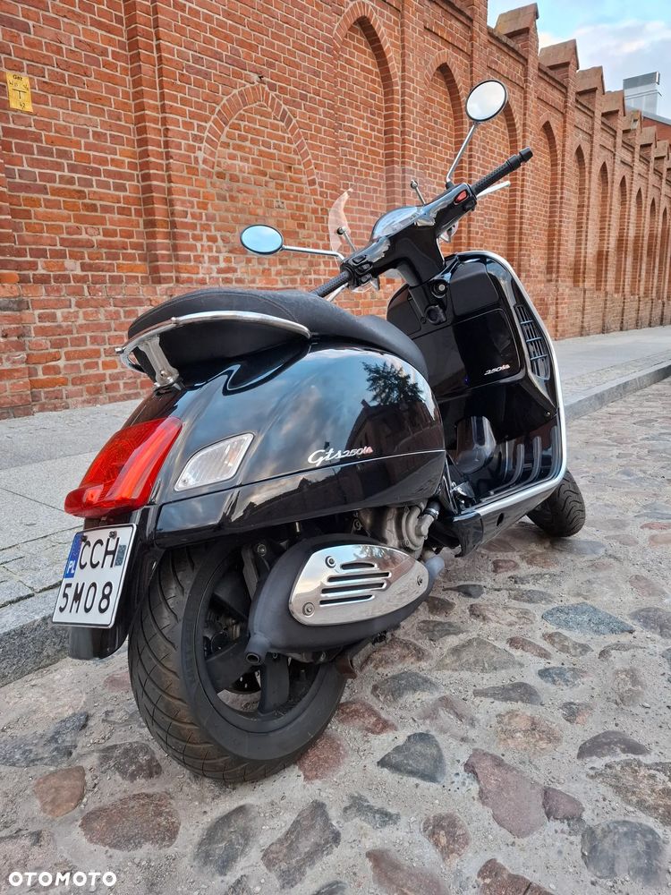 Piaggio Vespa - 4