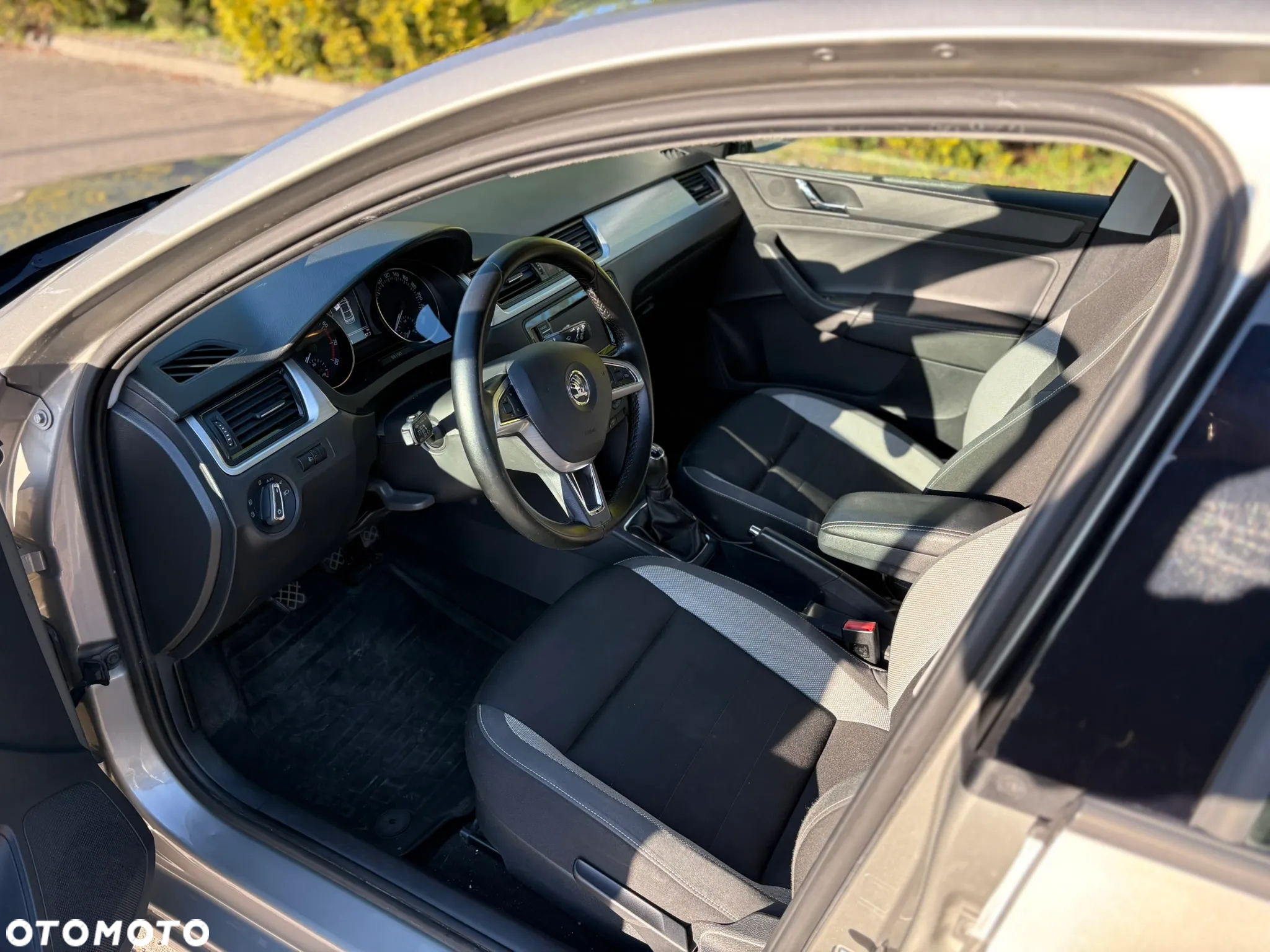 Skoda RAPID 1.2 TSI Ambition - 11