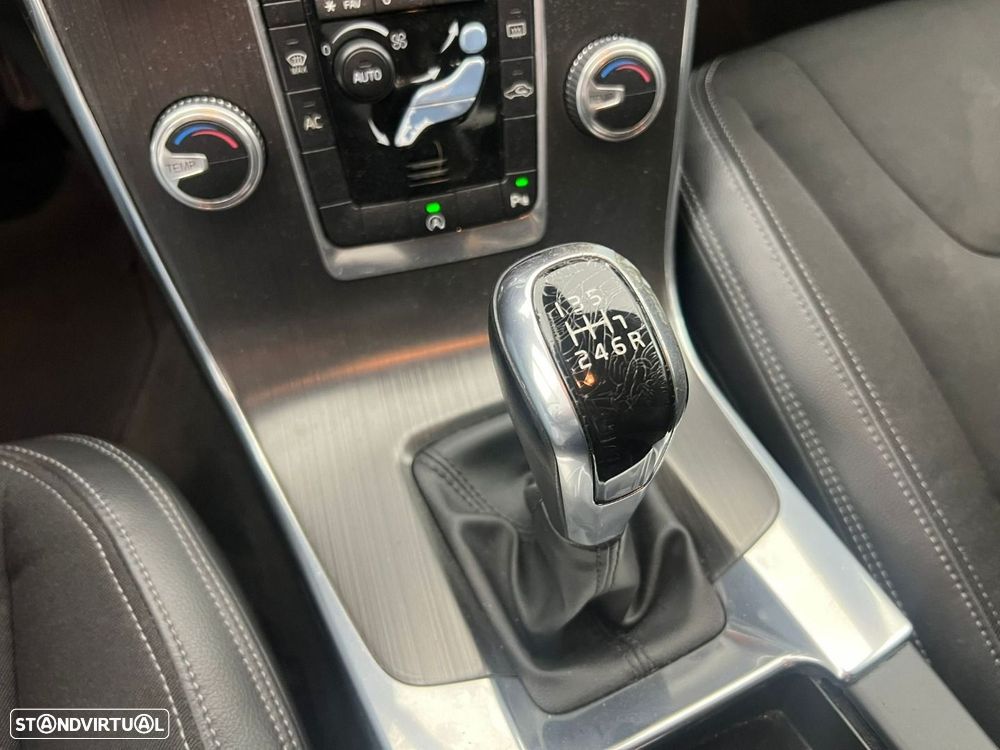 Volvo V60 2.0 D3 Momentum - 9