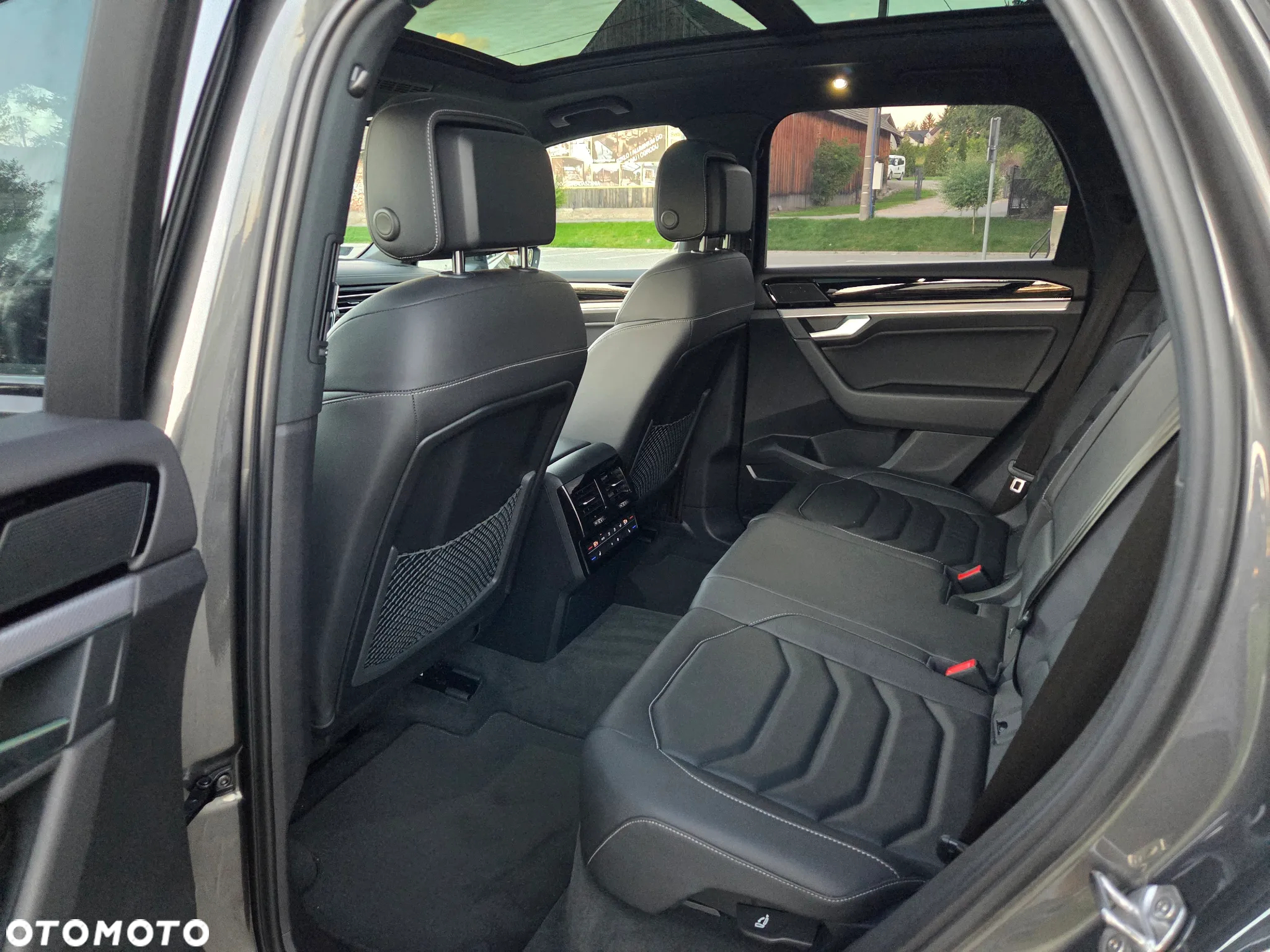 Volkswagen Touareg 3.0 V6 TFSI 4Motion R-Line - 36