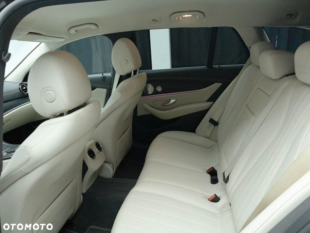 Mercedes-Benz Klasa E 220 d 4-Matic All-Terrain Avantgarde - 8