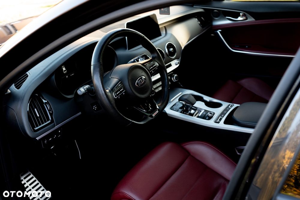 Kia Stinger 3.3 T-GDI V6 GT AWD - 25