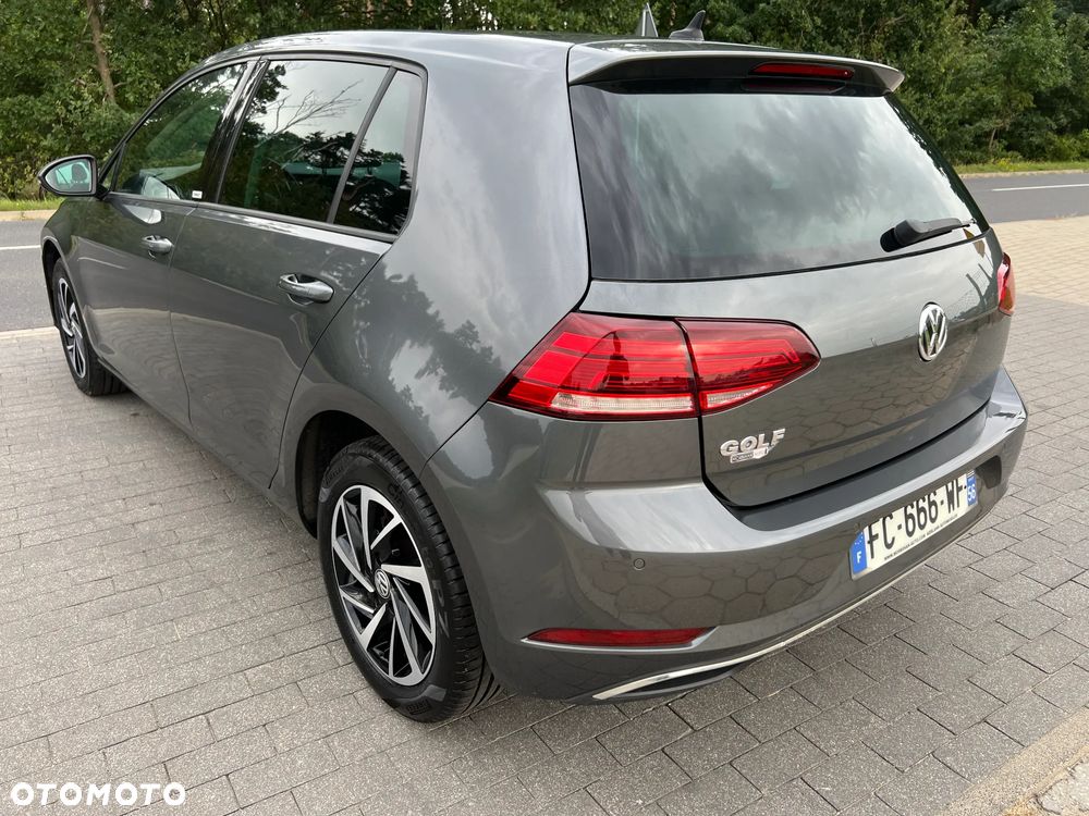 Volkswagen Golf - 6