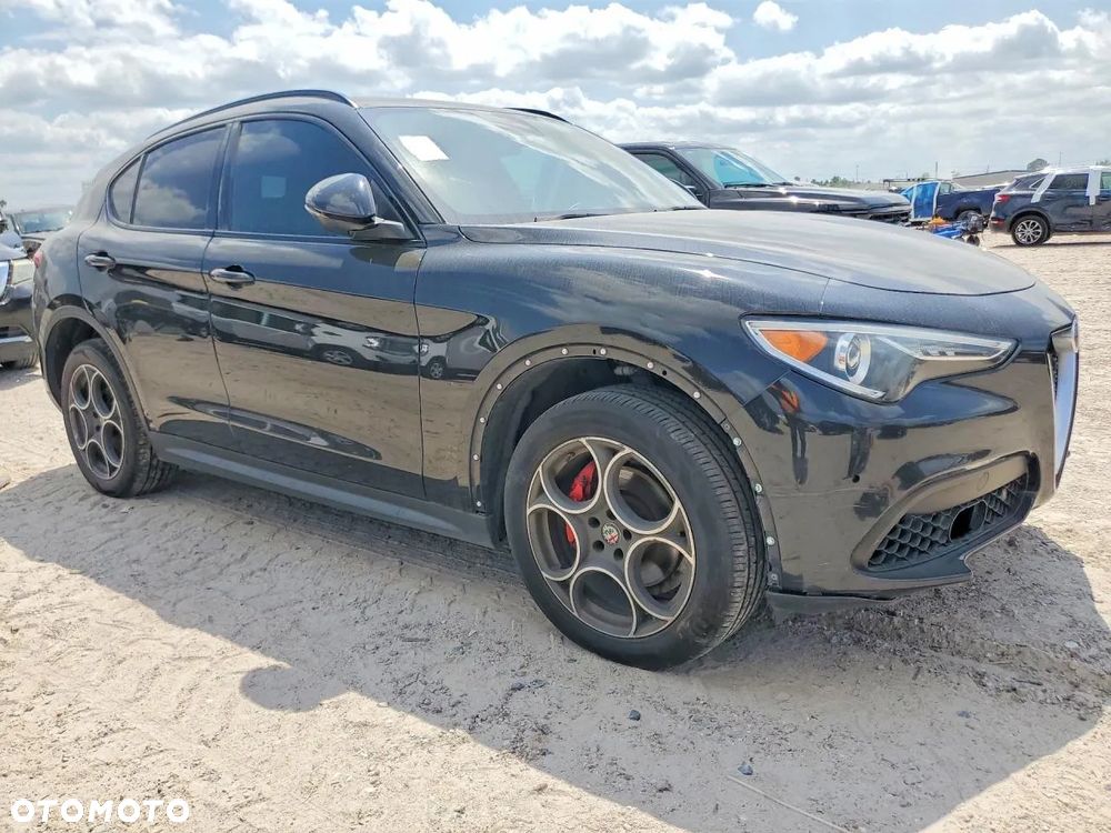 Alfa Romeo Stelvio 2.0 Turbo 16V AT8-Q4 Ti - 2