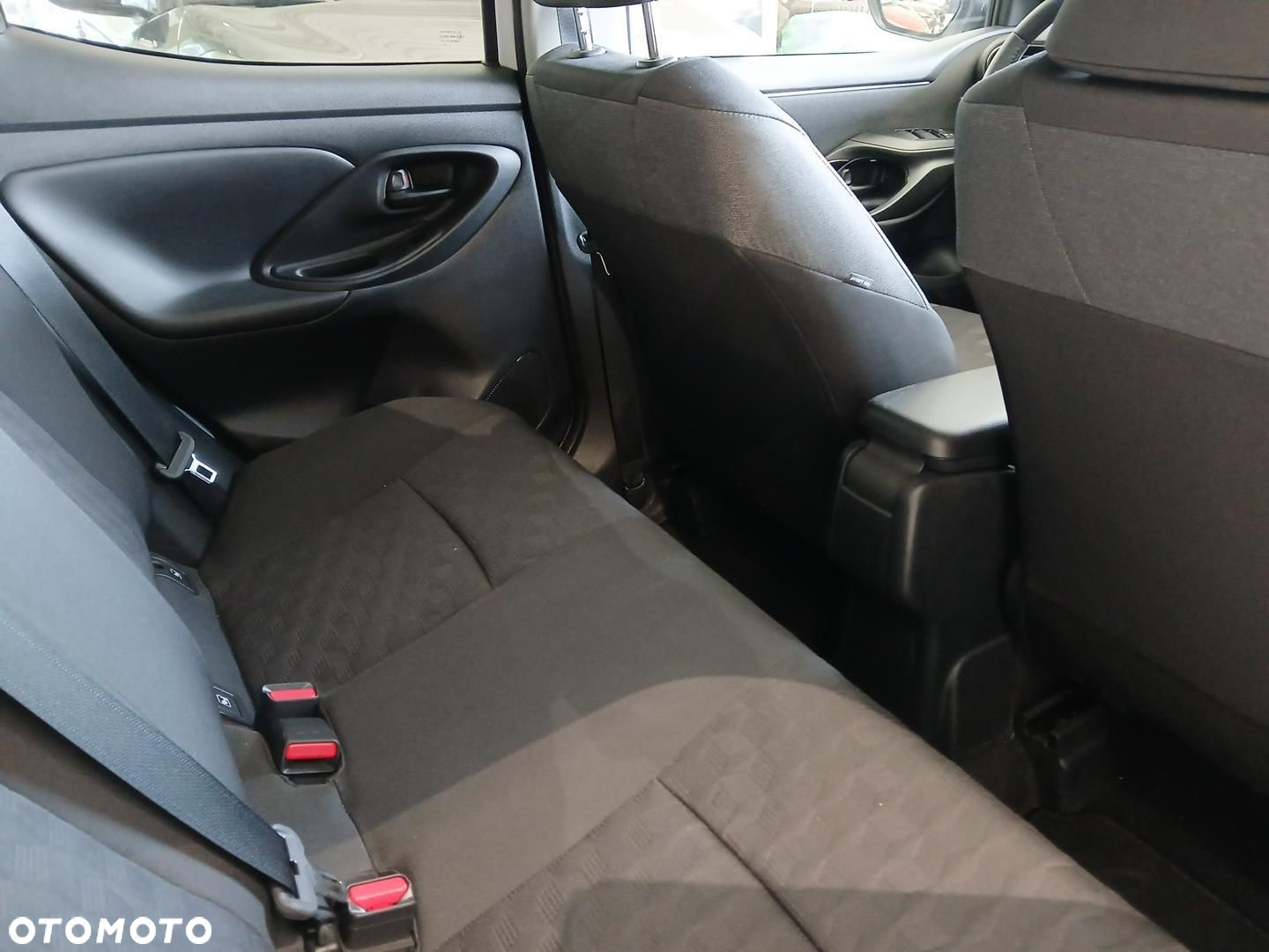 Toyota Yaris - 10
