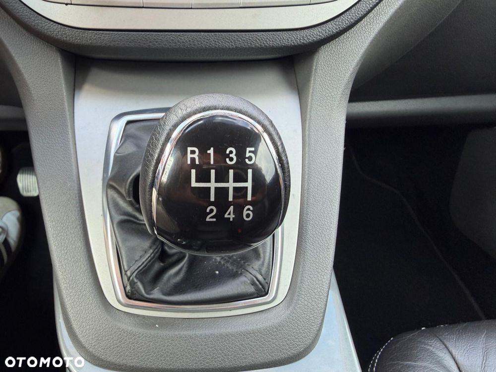 Ford Kuga 2.0 TDCi 4x4 Titanium - 15