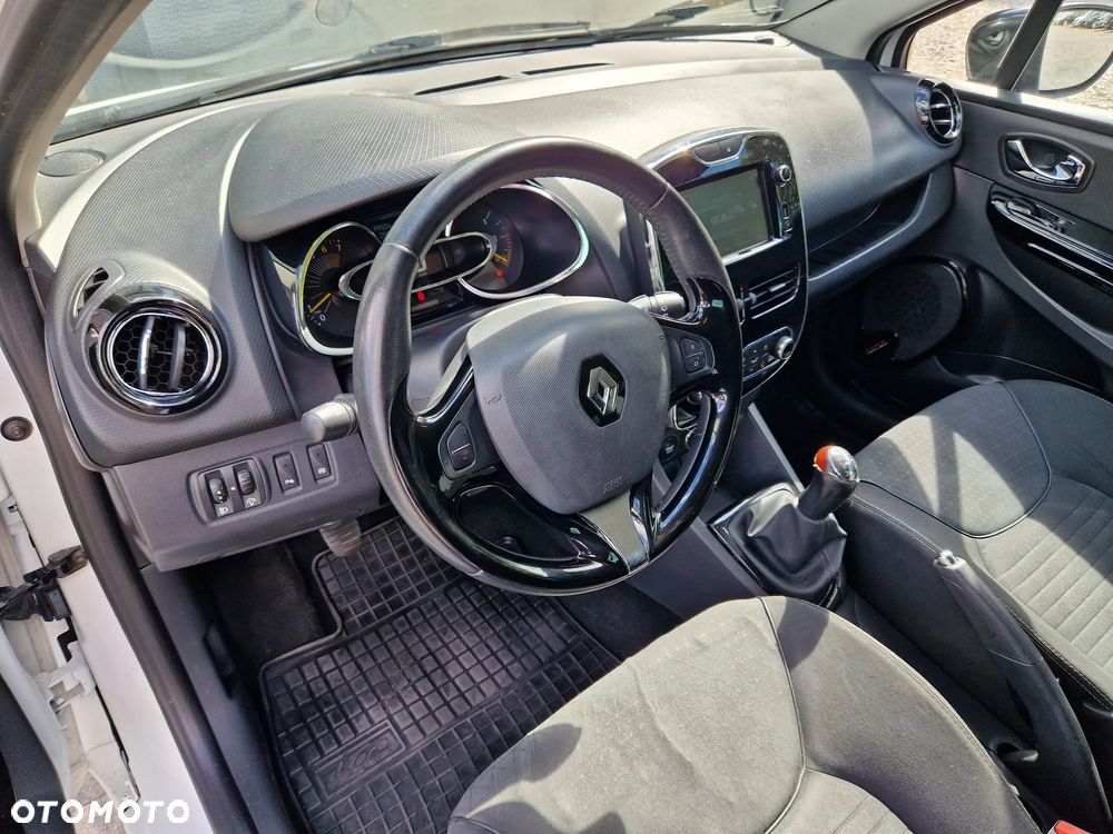 Renault Clio - 10