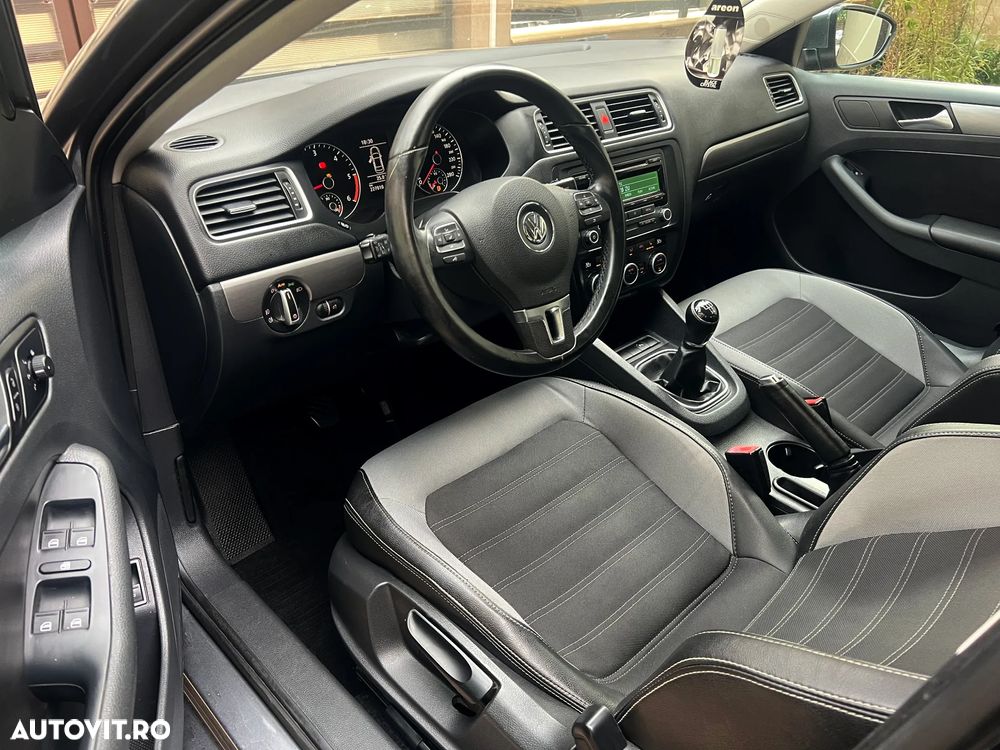 Volkswagen Jetta 1.6 TDI CR DPF Highline - 16