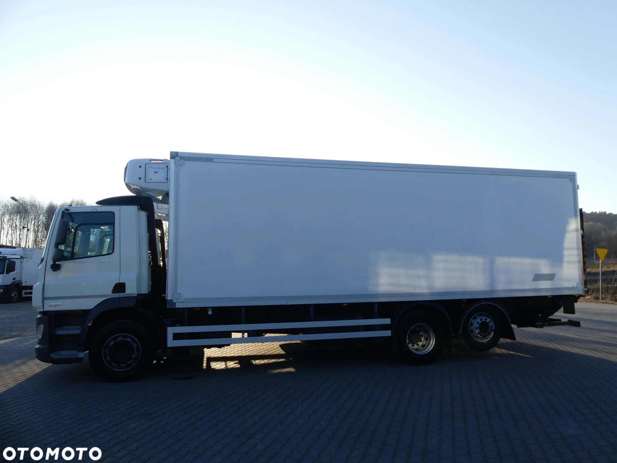 DAF CF 370 / 6x2 / CHŁODNIA 8.25 + WINDA / EURO 6 / - 3